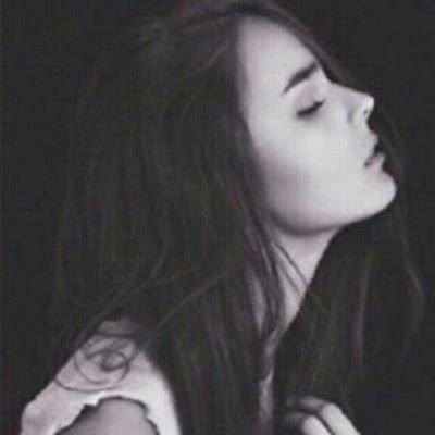 ‏تَعَلَّقَتْ بِكَ وانتهی الأَمر ♥♪