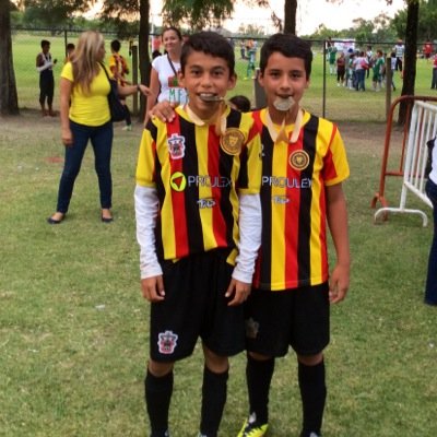Estudiante del colegio ISPAC en Puerto Vallarta Jal. Con el proposito de ser un gran futbolista :D 10