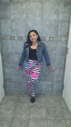 I'm 18 c/15 single and cute so follow me !!