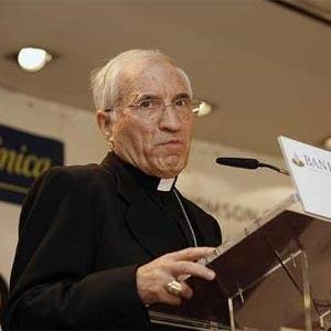 RoucoT's profile picture. Desde el tuiter reclamo mi derecho a ser enterrado en el Valle de los Caidos.