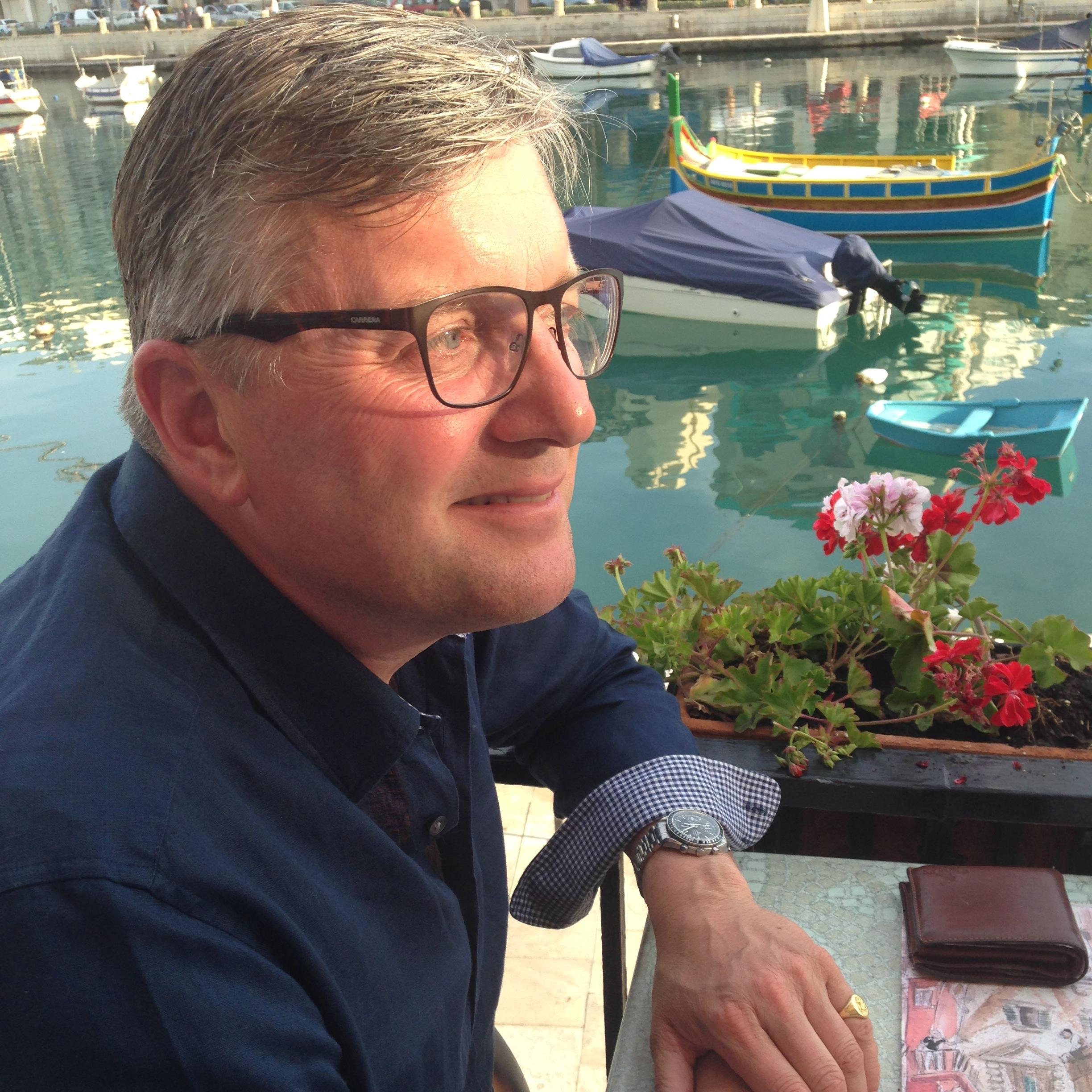 Partner of Landes Interiors and lover of island life and RNLI! Views are my own.