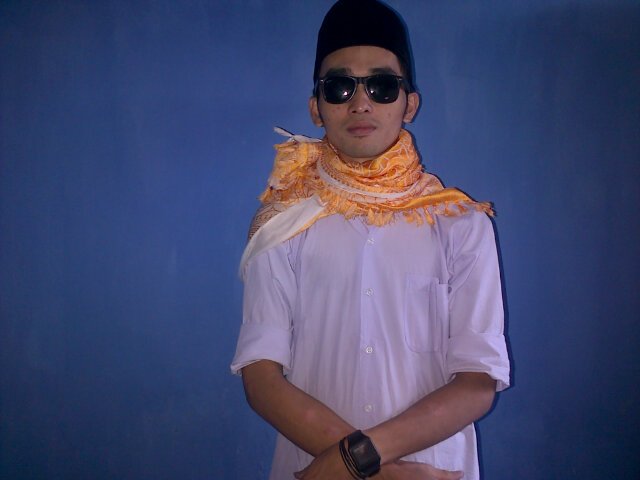 Baik,sholeh insya allah, rajin menabung dan tidak sombong,, ;)