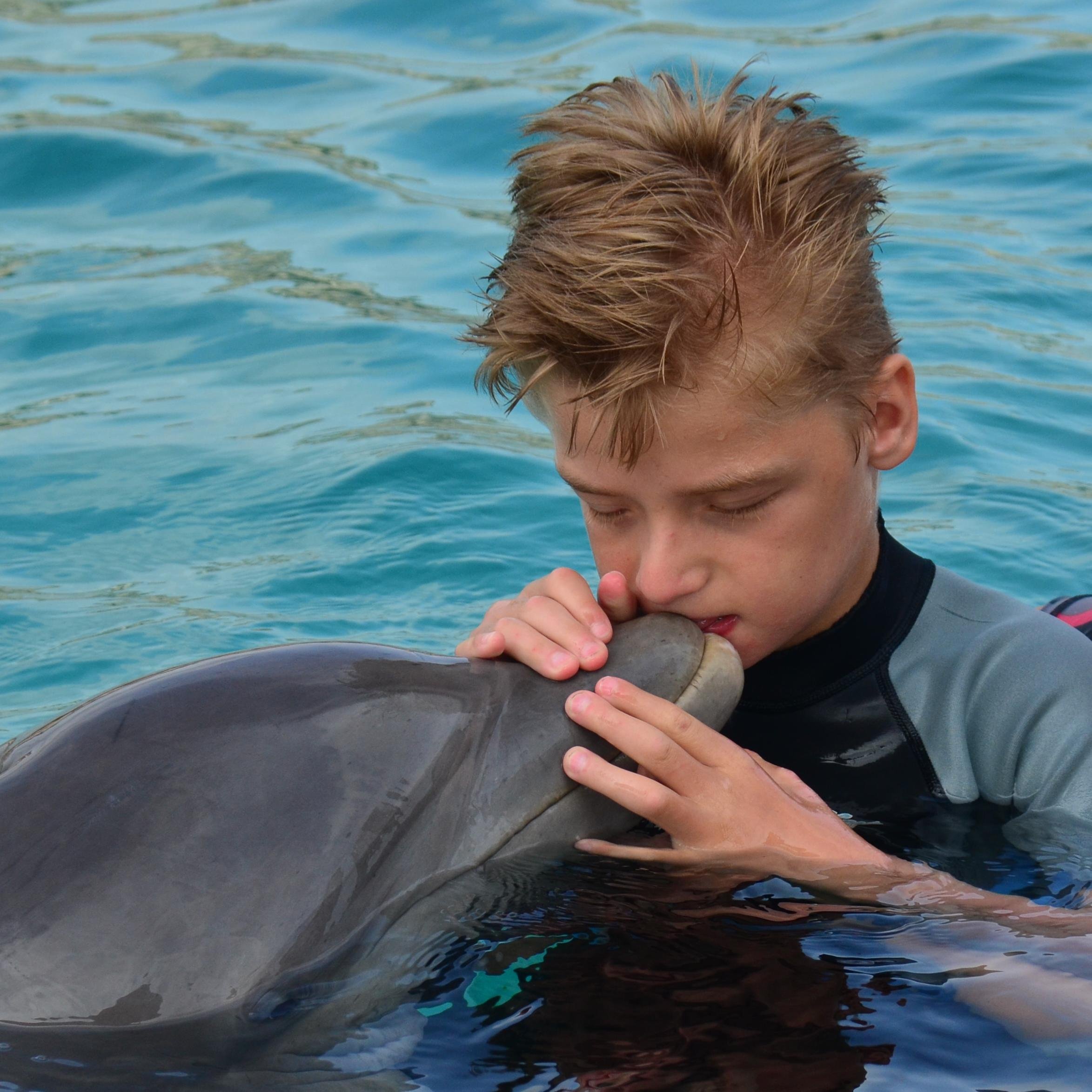 De stichting die zich inzet voor meervoudig gehandicapte kinderen in de gem. de Ronde Venen om hen dolfijntherapie te laten volgen.