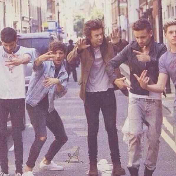Free follow from @meganstagram_   :) follow @meganstagram_ . She follows back if you ask, Love X