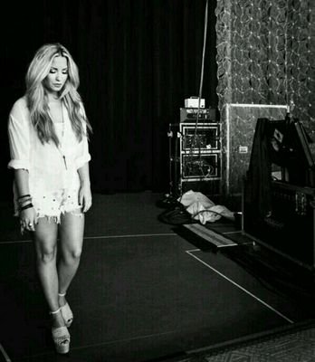 I live in La La Land. God gave this world a gift on August 20,1992 named Demetria Devonne Lovato. #demicated  http://t.co/7riViksajD…