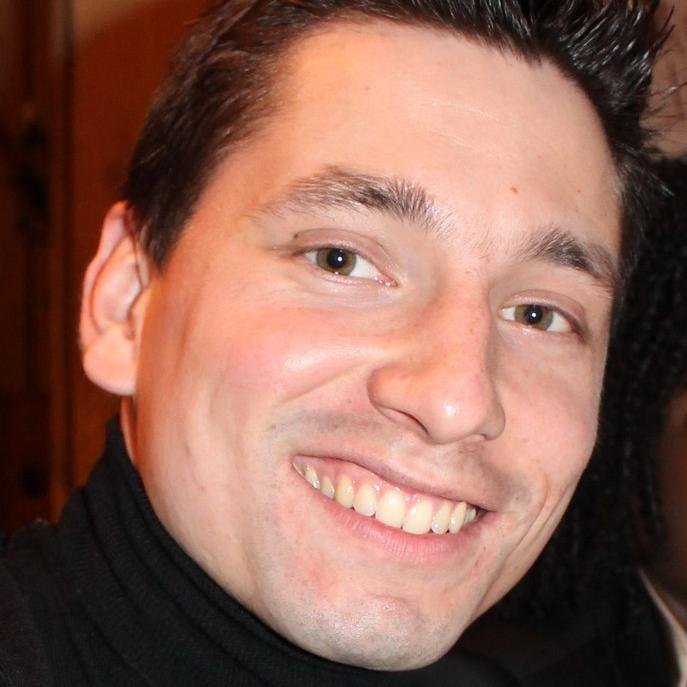 RostislavDedik's profile picture. В двадцать лет царит чувство, в тридцать - талант, в сорок - разум. #RuFOllowBack