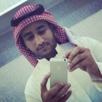 ومالي ف هالبلد احباب الا انت و عيونك♡