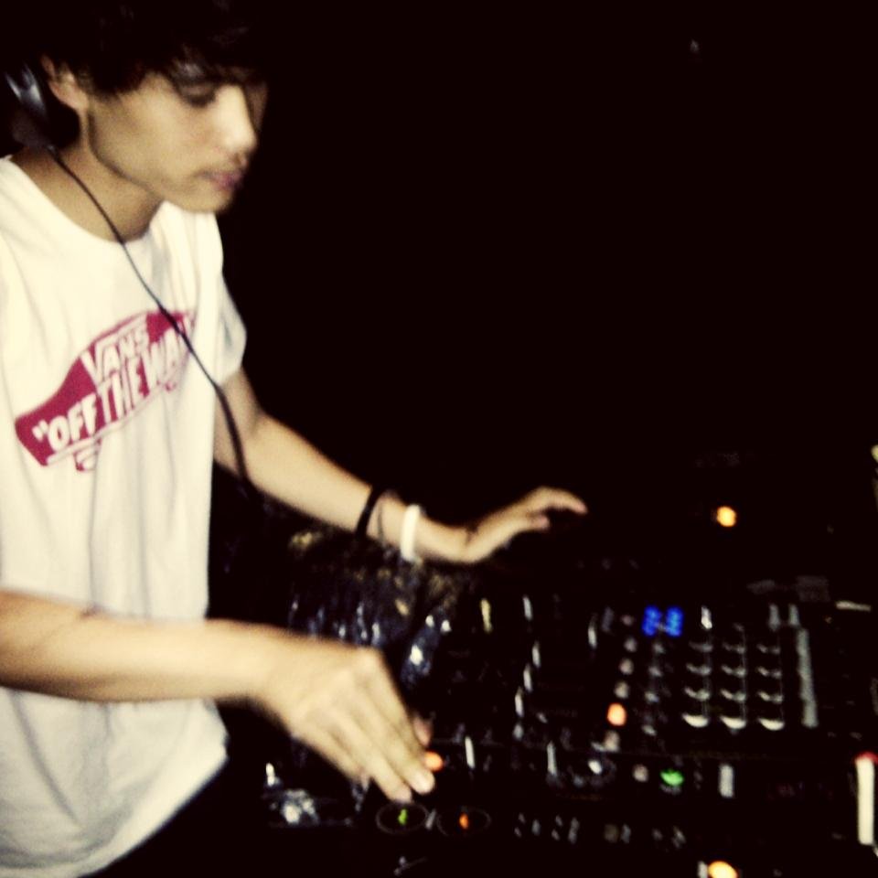 amriifajar's profile picture. ich gahe in die SMA zwanzig, ich liebe Allah,Mutter,Vater, Bruder und Indahiip :*