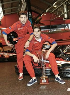 sairagemelier's profile picture. gemelier 100% 
6 meses junto a vosotros. os quiero dani y jesus, mas wapo y no nacen @jesus_om_ @danieloviedoM