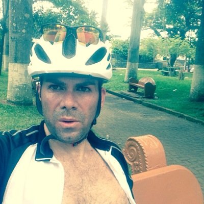 Mercadologo, aprendiz de la vida, Beatle fan...