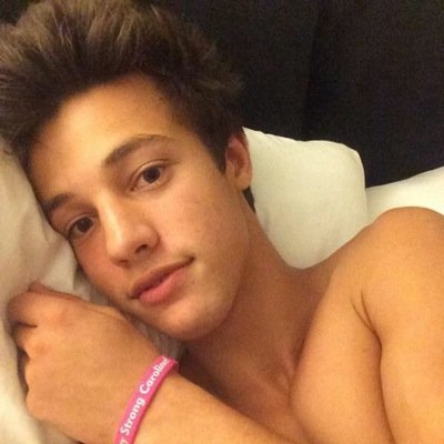 Please follow @mrsdallas_08 and rt the link in her bio + tag cameron!