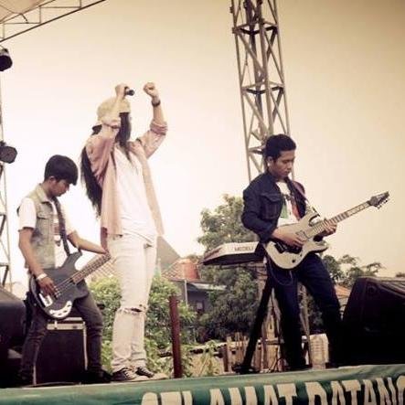 line up: @NickoWB • @Rovi_zie22 • @sidaurukdedi_xl • @a_mouchine | http://t.co/2PNtUY0kKE | http://t.co/EOAu5VpM6a