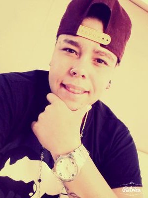 Tenho 18 anos, solteira, libriana, Sou insuportavél quando quero quase sempr