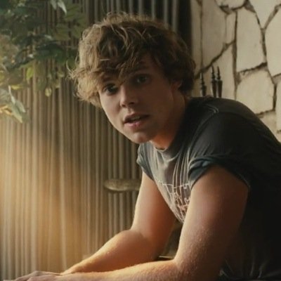 saved112112322's profile picture. please follow @rejectsxhemmo bc she gave you this follow. have a lovely day babe ♡