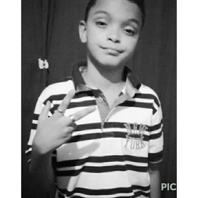 • Não ligo que me olhem da cabeça aos pés , Porque nunca farão minha cabeça e nunca chegarão aos meus pés .. ✌