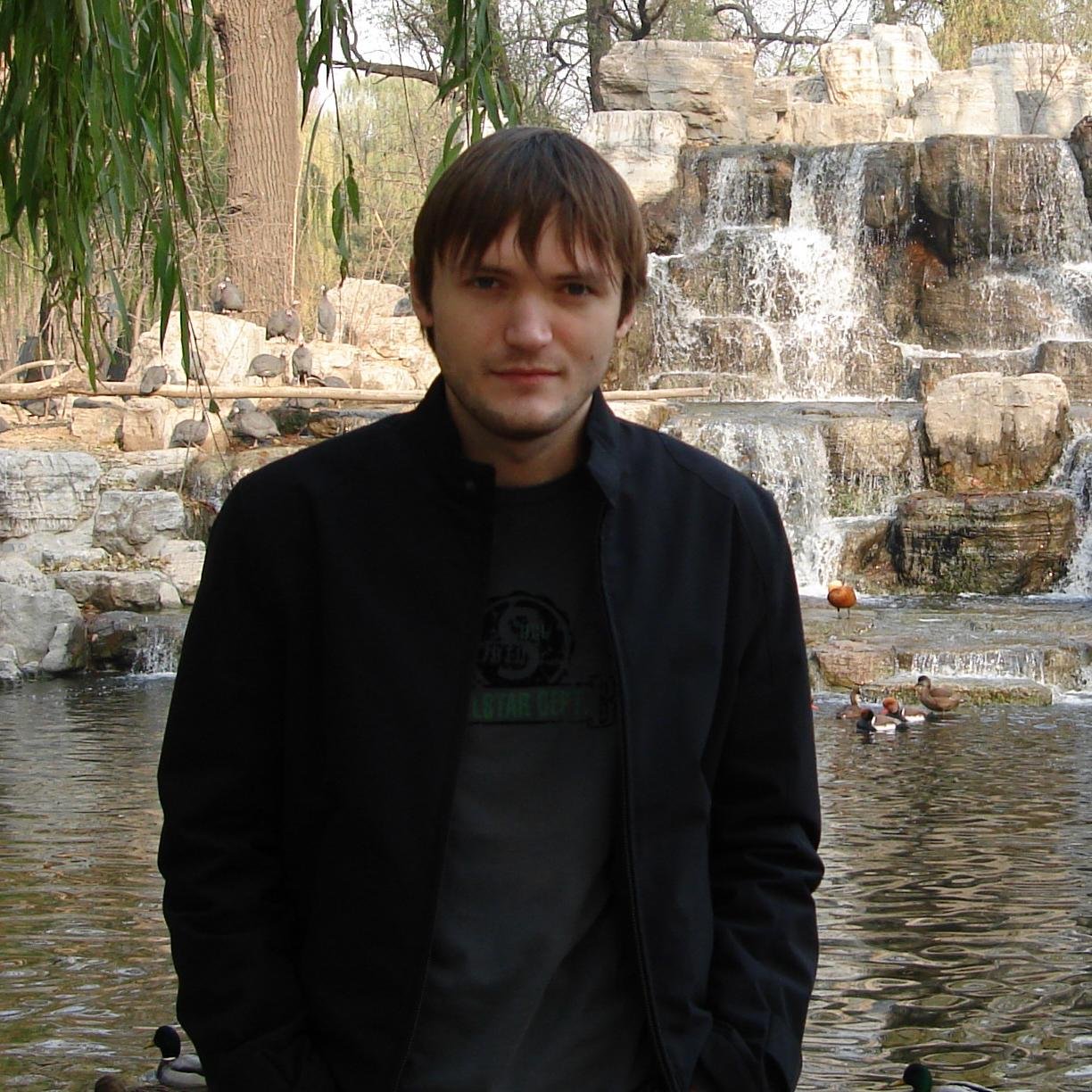 alexzash's profile picture. 