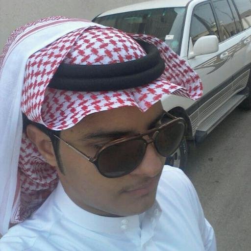 ليس من الضروري ان تجعل لنفسك مكان في كل قلب فقلوب الناس اصبحت ضيقه حاول فقط زرع احترام ذاتك في نفوسهم فهذا يكفي