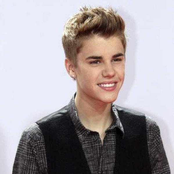 WE LOVE JUSTIN BIEBER