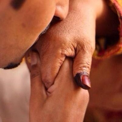 ‏‏‏تم انشاء هذا الحساب لتذكير الناس ببر الوالدين وخاصتاً الام ولإعطاء الجميع التعبير عن مشاعرهم اتجاه والديهم ..
