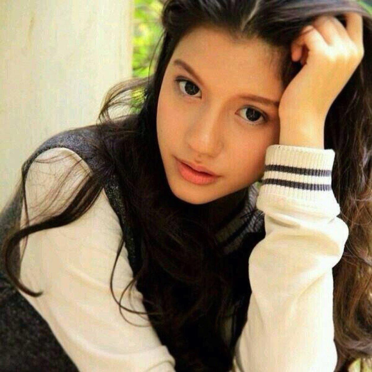 Official Fansbase Cassandra Sheryl Lee from Tangerang |  • I Will Support Cassie no Matter what happen and forever ♥Anniv {5}♥ Follow @gabbyvrsn ( Owner )