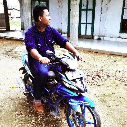 ErzoLink_'s profile picture. My New Twitter , Twitter yang Lama di Bajak || 11 Juni 1994 || Music It's My Life || FollBack Just Mention || Plan & Simple