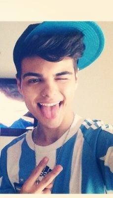 club dedicado @AbrahamMateoMus dirijido por 2 abrahamers @la_manuela10 @carmenAM5 unidas por una misma razon Abraham Mateo Siguenos y os seguimos :)❤️