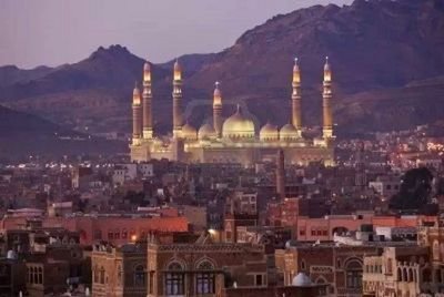 وما من كاتب الا سيفنى ويبقي الدهر ما كتبت يداه*                          فلا تكتب بكفك غير شي ان يسرك في القيامه ان تراه