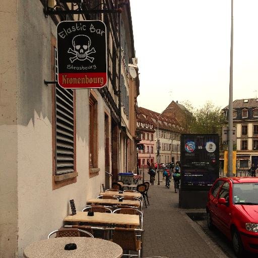 Le lieu incontournable des soirées underground Strasbourgeoise, du reggae au ragga,  du hip/hop, l'electro dub, drum&bass, breakbeat, techno, house ...
