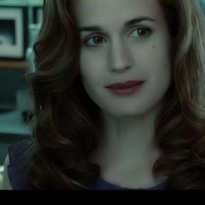 esmecullenrp's profile picture. married to @carlisle_fallen