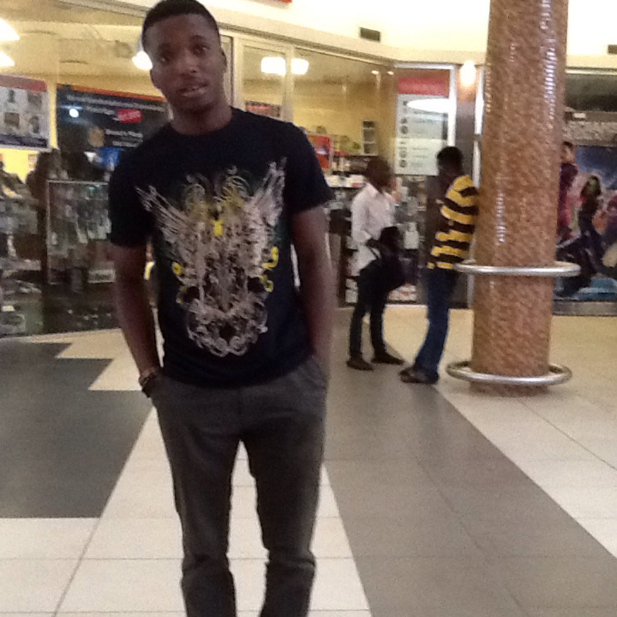 Am frank jst follow nd dn't forget to mention 4 a ff bak #teamchelsea ,#HKN #@iam_davido kik me on chunky_frank,keek:chunky_frank,IG:Chunky_frank