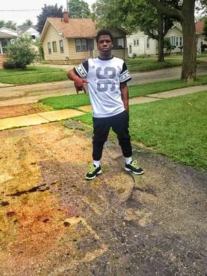 #Staingang hunnit proof you already know how im rocking like dirty fingernail polish keep thoink in my pocket #Free Mikerob R.i.p Antjuan & Tamisha