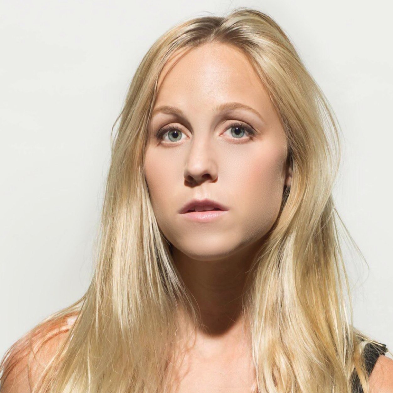 Courtneyroodfan's profile picture. 