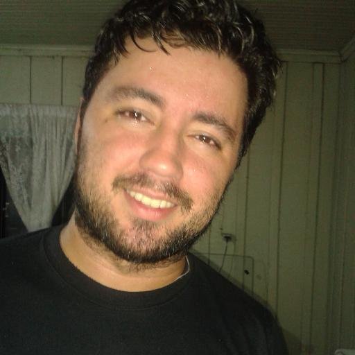 Persistente, Ambicioso, Vendedor, Empreendedor, Chato, Teimoso feito uma porta, Cabeça dura, Só aprendo apanhando... =D
Falta mais alguma coisa?