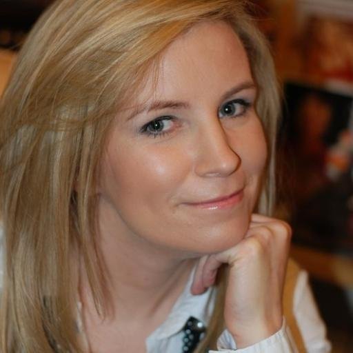 Lubię ludzi i chcę zmieniać ich środowisko pracy na lepsze. Masz podobnie? Poznajmy się, razem możemy więcej!