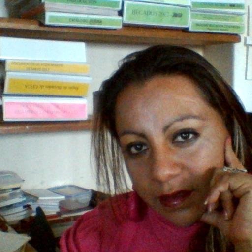 Trabajo en una organización civil con programas comunitarios y en la defensa de los derechos humanos.