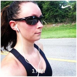 Insomniac. Runner. Sunshine lover. Marathoner. Make some telly on the side. Sharing tips for runners.
