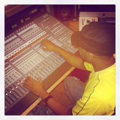 Nigelballa's profile picture. Producer, songwriter, musician & engineer. Have done work with Beenie Man, Shaggy, Mr Vegas, Sean Paul, Luny and various other artistes. Snapchat @nigel_balla
