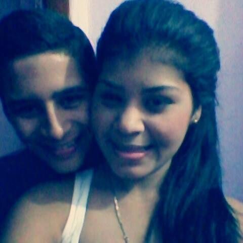 soy tratable no tengan miedo en llegarme ;)  ando soltero y sin compromiso esperando al amor de mi vida ♥