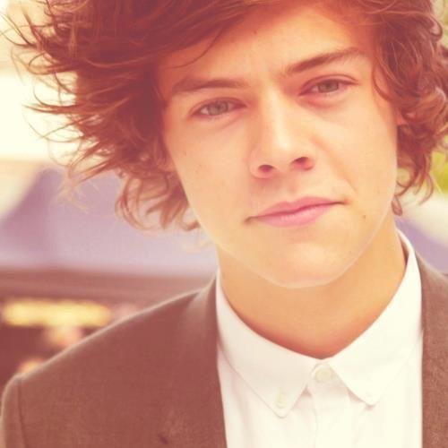 hey this is a free follow from @dxllhouse she follows back just ask!!! :))))