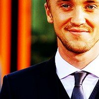 Los años han pasado pero mi carácter no ha desaparecido. El poder, la ambición y la astucia siguen de pie. × I am Draco Malfoy, who are you, mudblood?