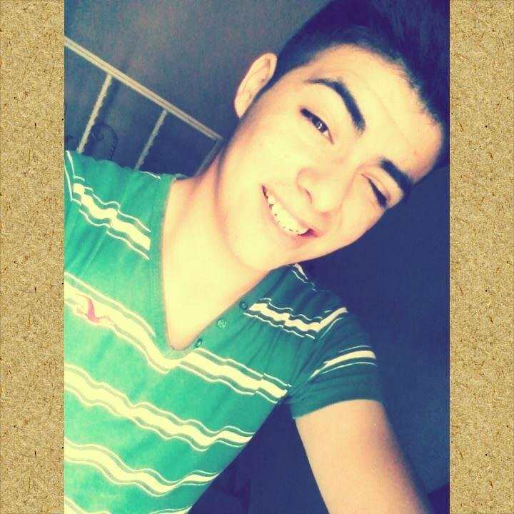 Me llamo Erick Jahir Arellano Gonzalez, tengo 12 años, y soy Hooligan*-*