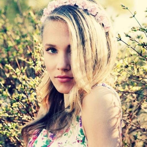 DazzIingDoll's profile picture. Where's your will to be weird? | #TrueBlood | #TarasHuman | #Stubborn |