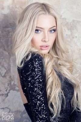 XXIII.Ex-Slytherin «Británica de Sangre Rusa» « I was naive, got lost in your eyes
And never really had a chance
My mistake»