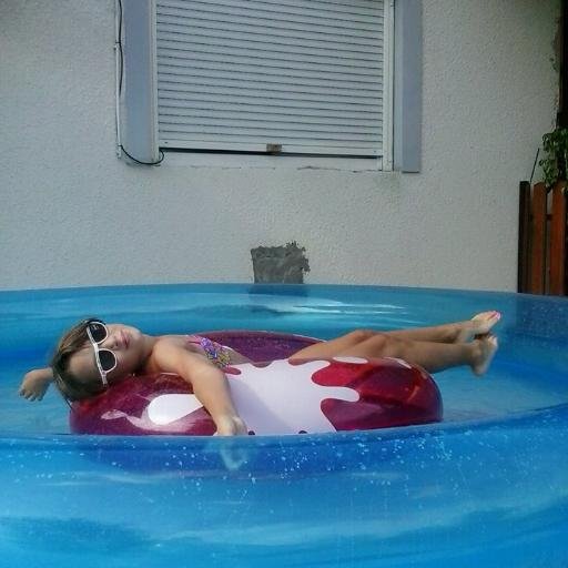 VikiandSzonja's profile picture. 