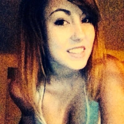 Brianna . 20 . ❤️ Gamer/Singer . Old account got deleted :(