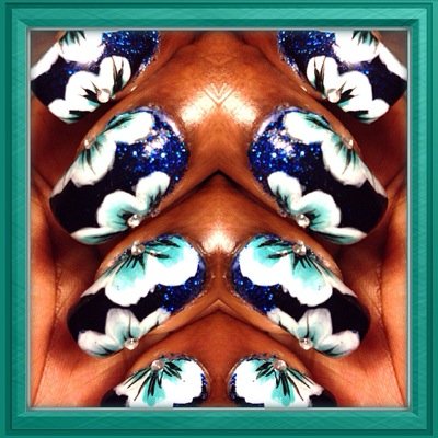 Salut les filles, je m'appelle Fabienne Constance et je suis fan de vernis à ongles et de nail art. Vous trouverez sur ce compte tweeter mes créations manucures