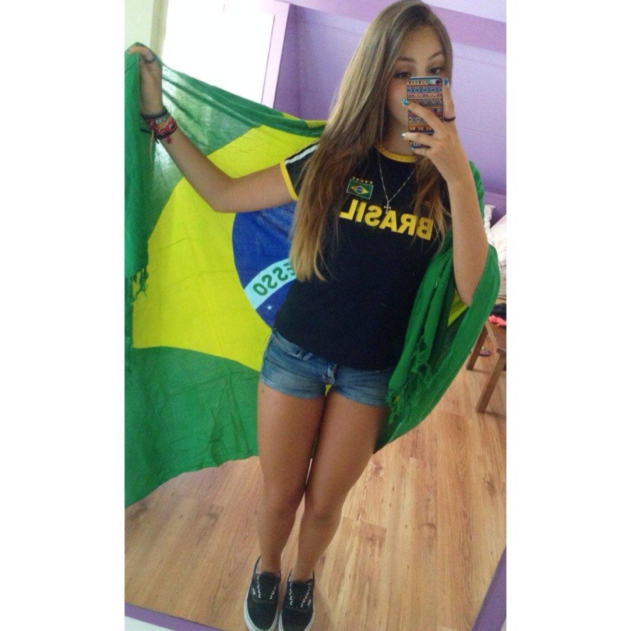insta: rebecaboarin