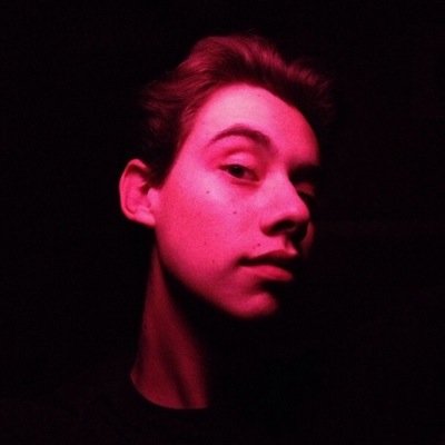 old twitter got hacked :( pls follow back !