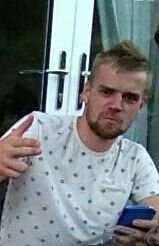 OlIieScott's profile picture. ...and then i dropped it!