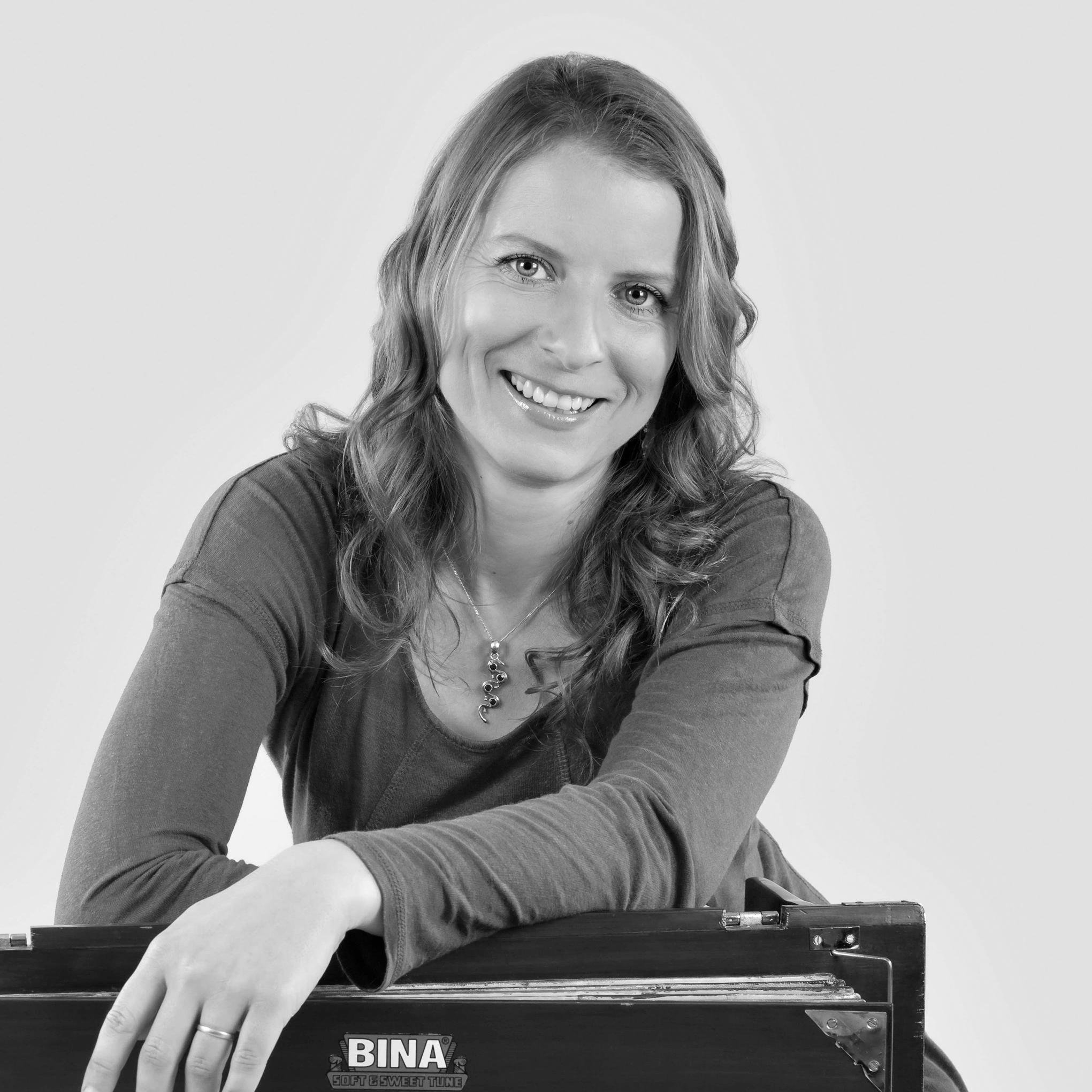 Frances Narayani Baker - Voice Facilitator, Singer, Teacher, Writer